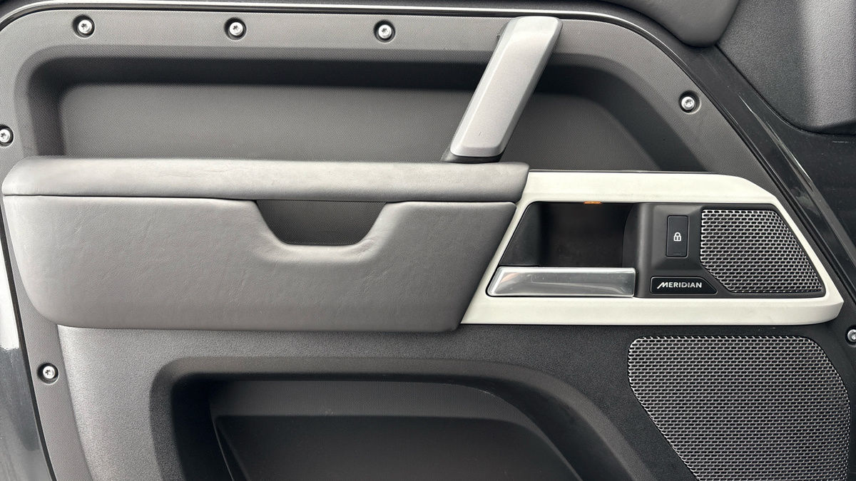 Used Land Rover Defender 2024 for sale - 77937576: Photo 19