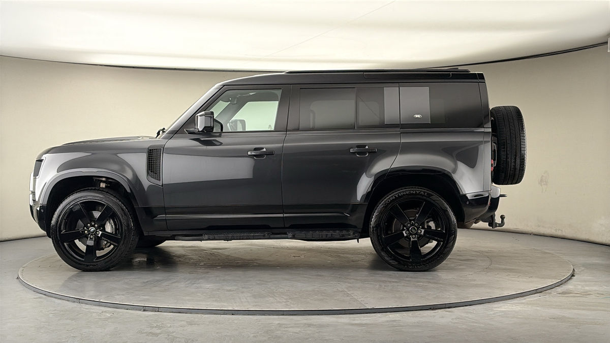 Used Land Rover Defender 2024 for sale - 77937576: Photo 28