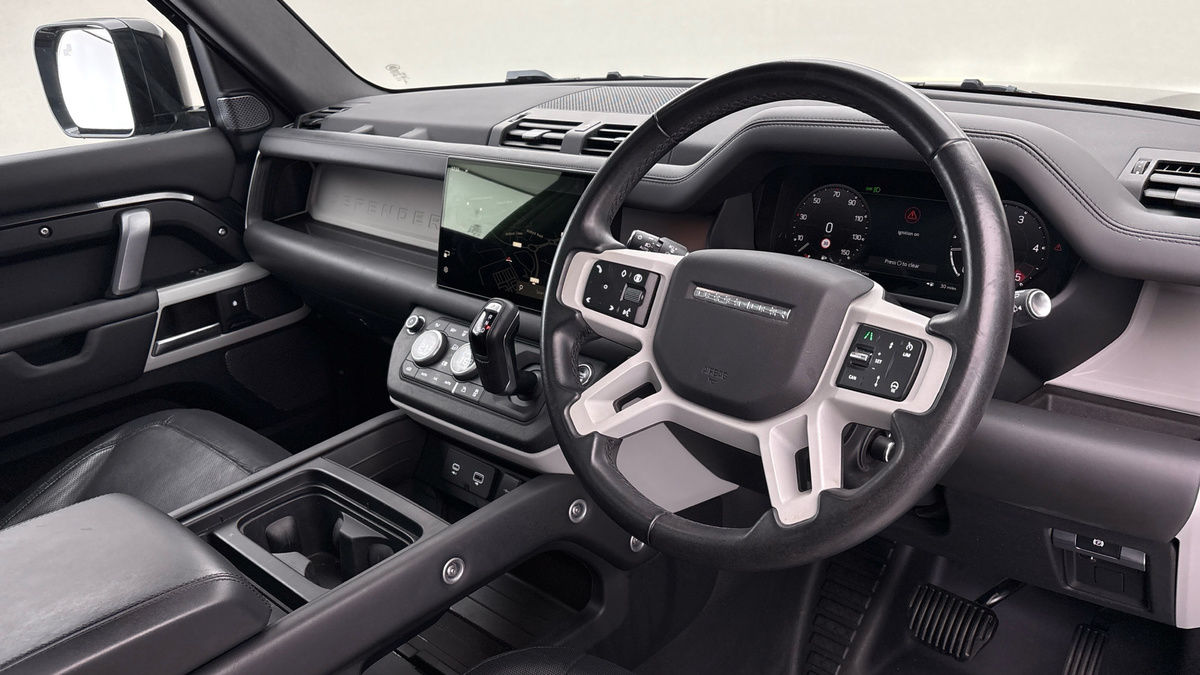 Used Land Rover Defender 2024 for sale - 77937576: Photo 5