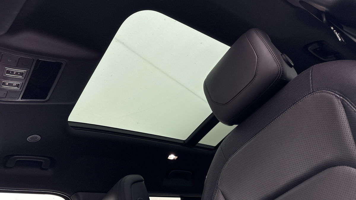 Used Land Rover Defender 2024 for sale - 77937576: Photo 6