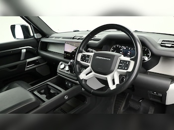 Used Land Rover Defender 130 2023 for sale - 74734981: Photo