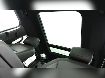 Used Land Rover Defender 110 2023 for sale - 75384924: Photo