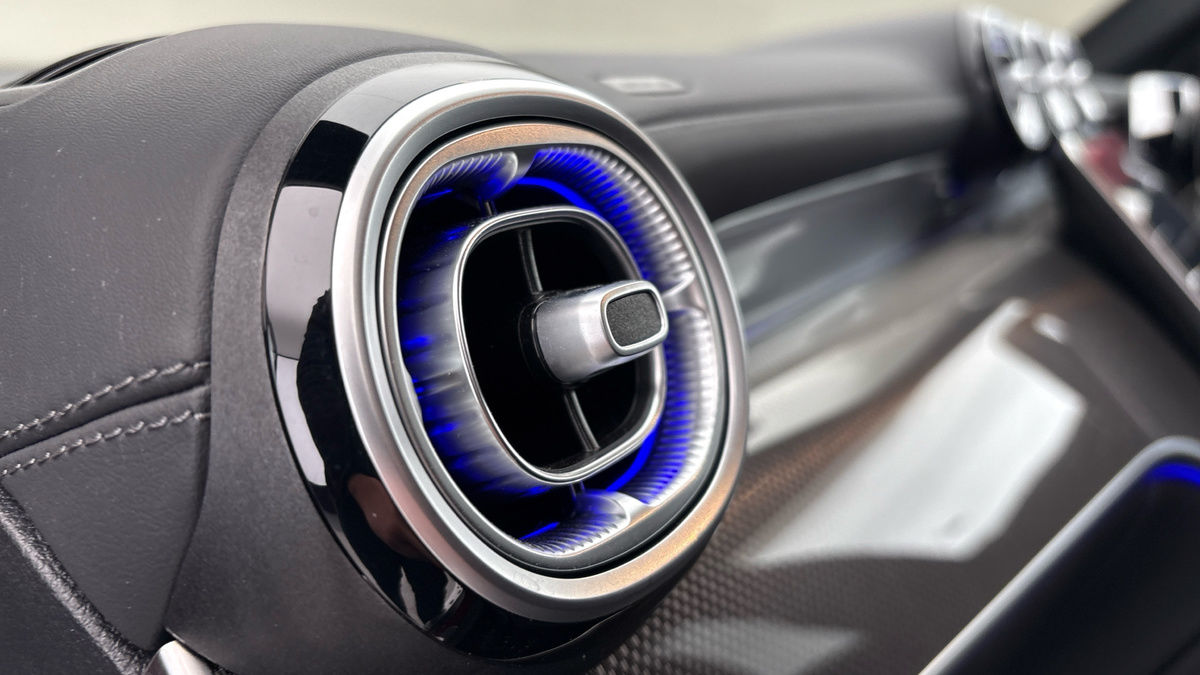 Used Mercedes-Benz GLC 2024 for sale - 76863667: Photo 6