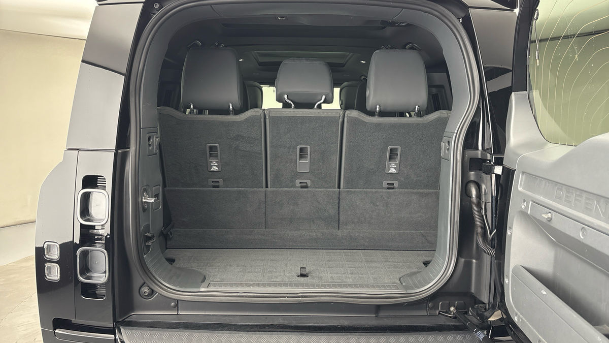 Used Land Rover Defender 130 2023 for sale - 76069397: Photo 11