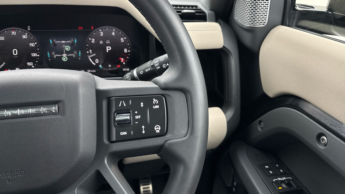 Used Land Rover Defender 130 2023 for sale - 76069397: Photo 14