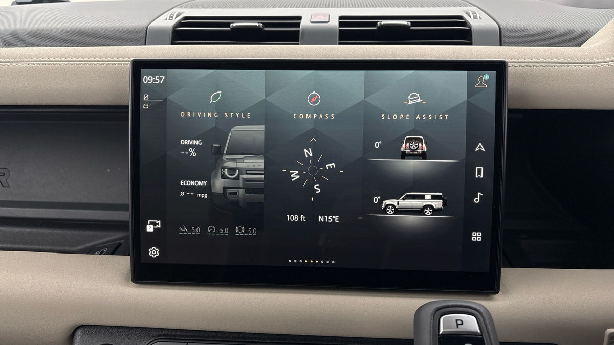 Used Land Rover Defender 130 2023 for sale - 76069397: Photo 17