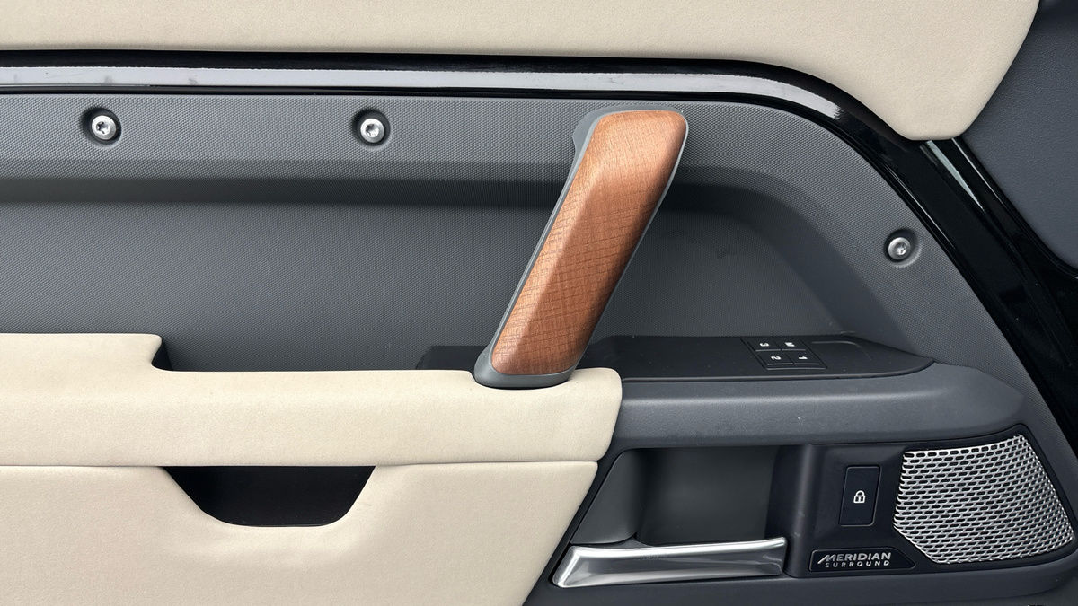 Used Land Rover Defender 130 2023 for sale - 76069397: Photo 19