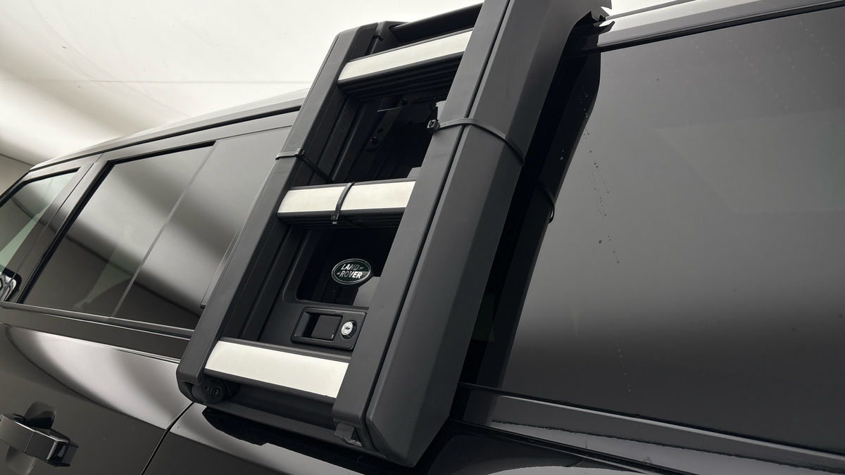 Used Land Rover Defender 130 2023 for sale - 76069397: Photo 27