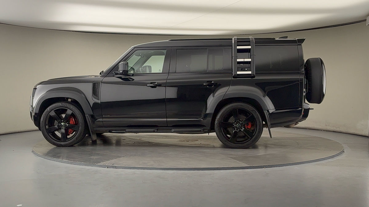 Used Land Rover Defender 130 2023 for sale - 76069397: Photo 30