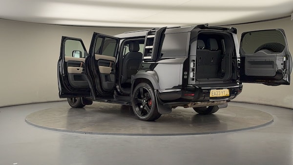 Used Land Rover Defender 130 2023 for sale - 76069397: Photo 46