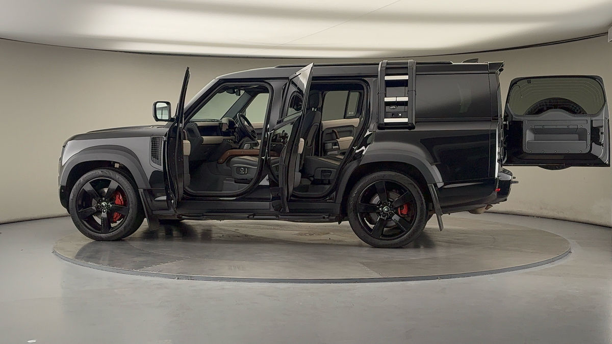 Used Land Rover Defender 130 2023 for sale - 76069397: Photo 49