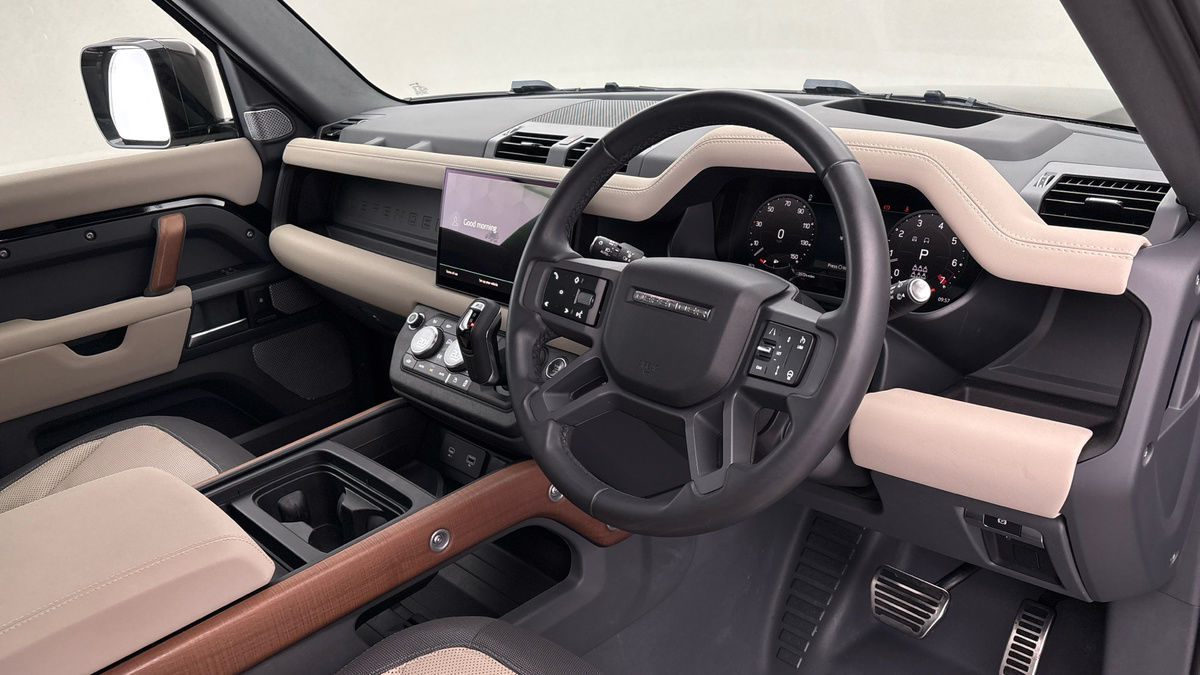 Used Land Rover Defender 130 2023 for sale - 76069397: Photo 5