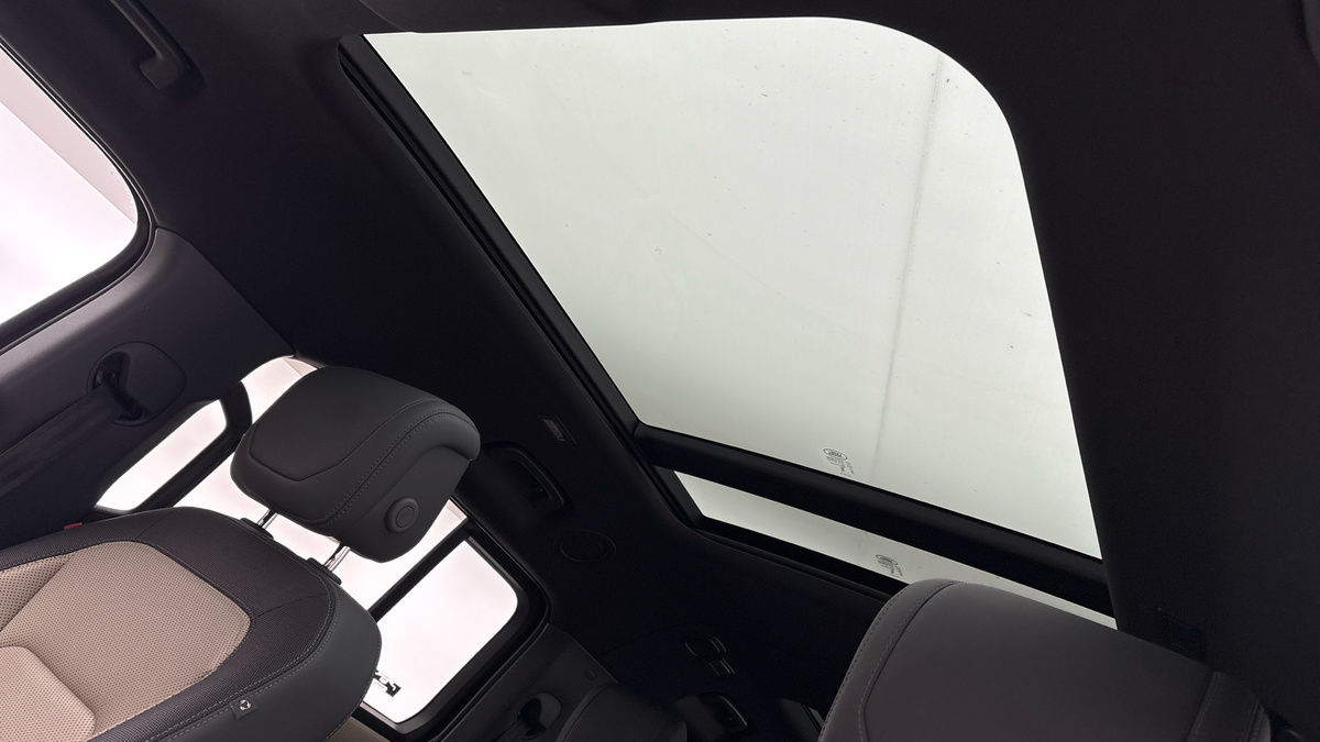 Used Land Rover Defender 130 2023 for sale - 76069397: Photo 6