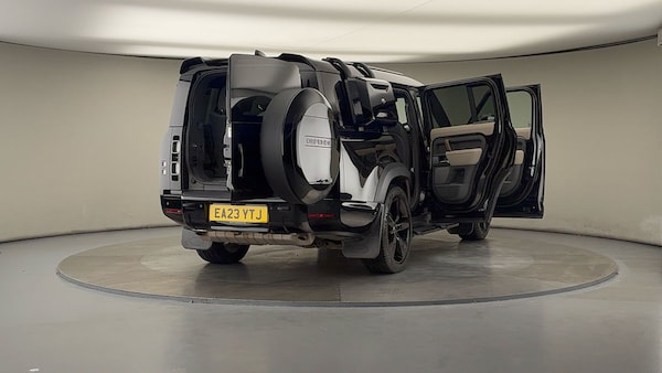 Used Land Rover Defender 130 2023 for sale - 76069397: Photo 62