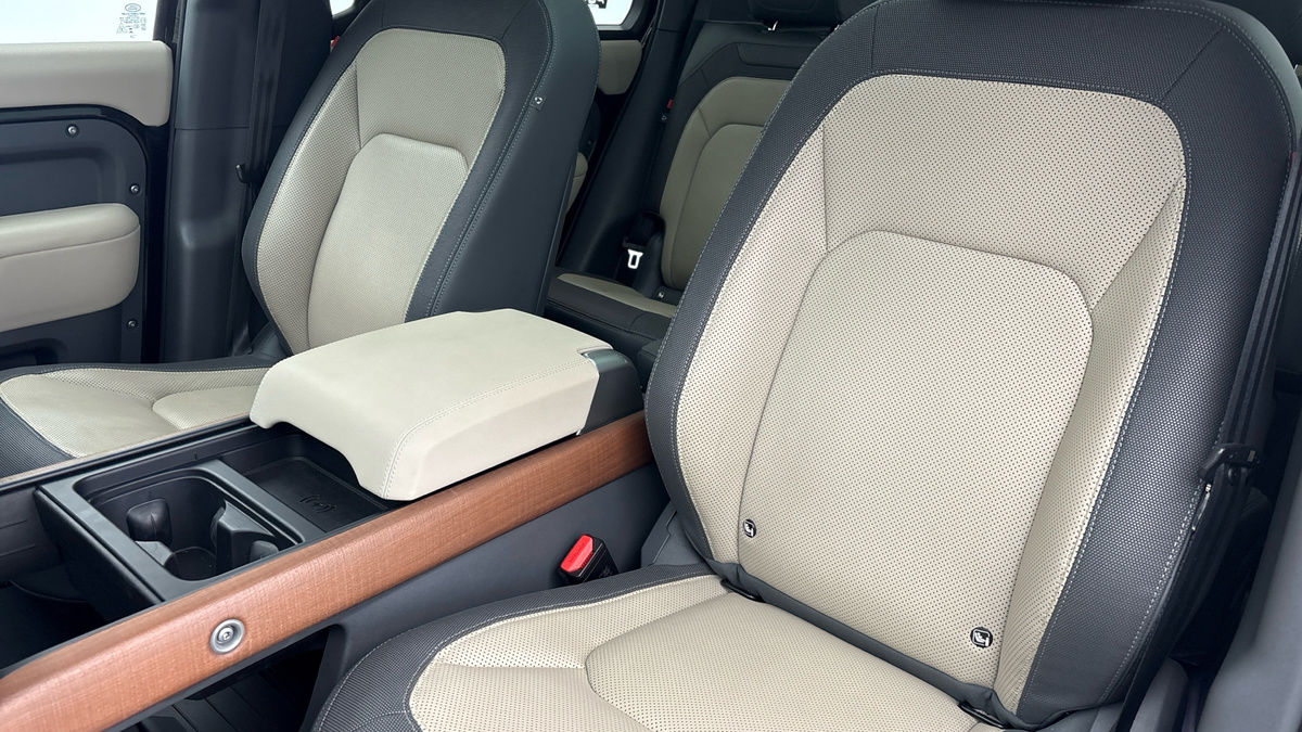 Used Land Rover Defender 130 2023 for sale - 76069397: Photo 7