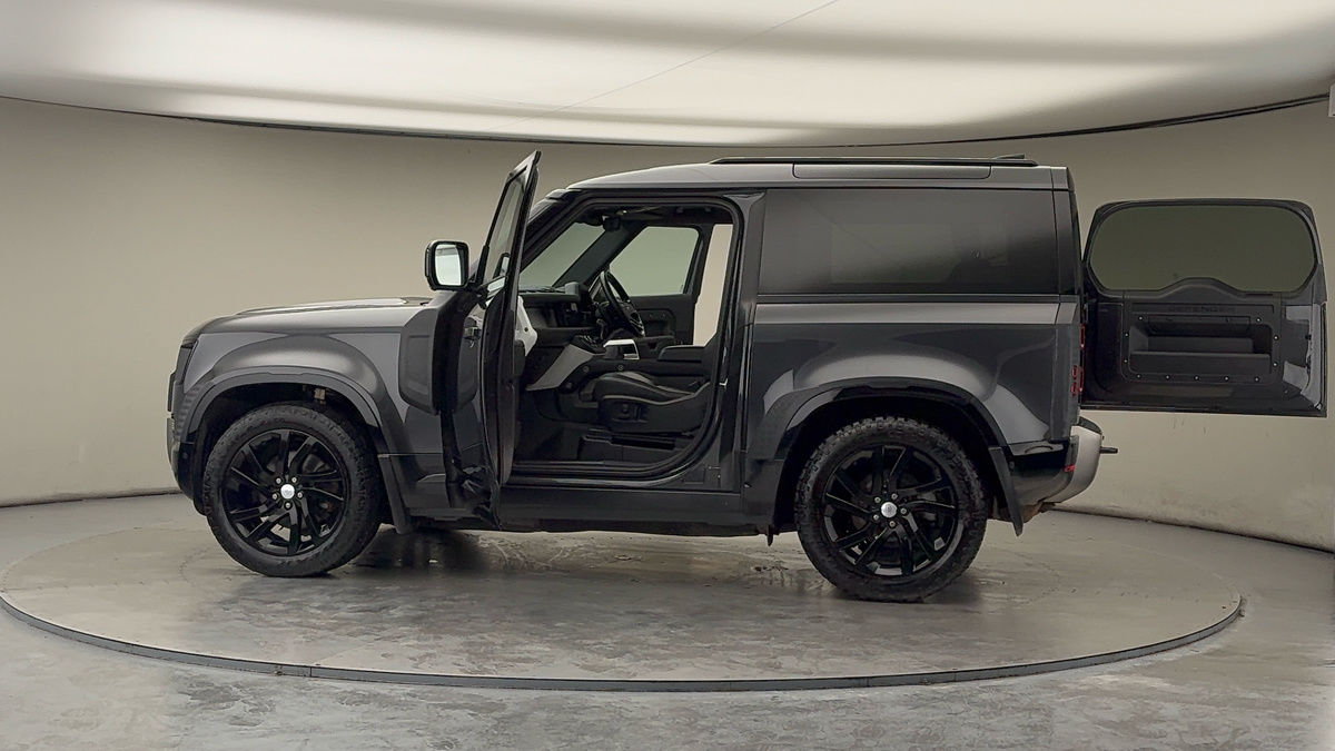 Used Land Rover Defender 90 2021 for sale - 77437958: Photo 46