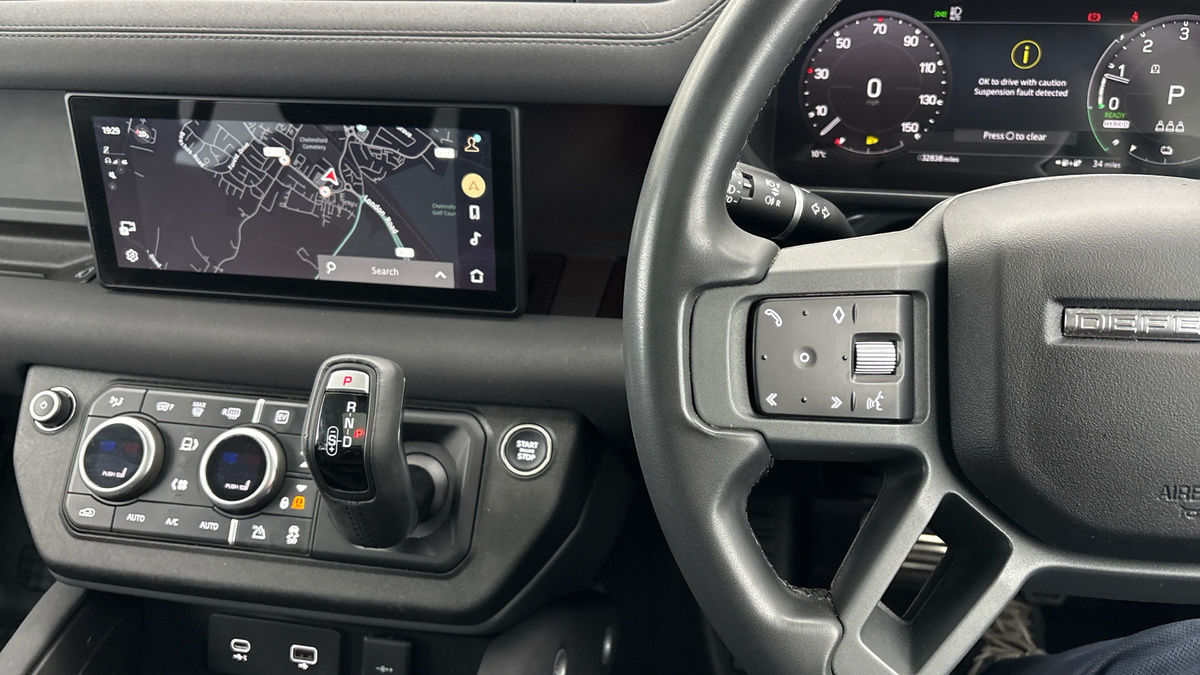 Used Land Rover Defender 110 2023 for sale - 76280767: Photo 13