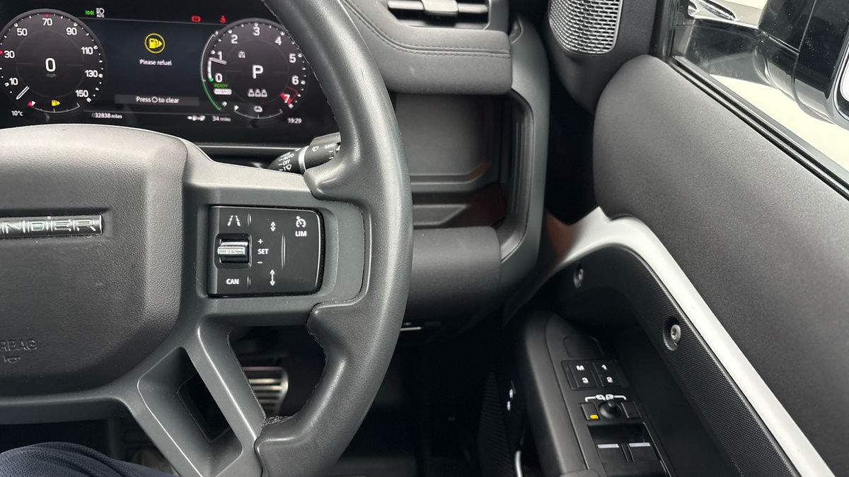 Used Land Rover Defender 110 2023 for sale - 76280767: Photo 14