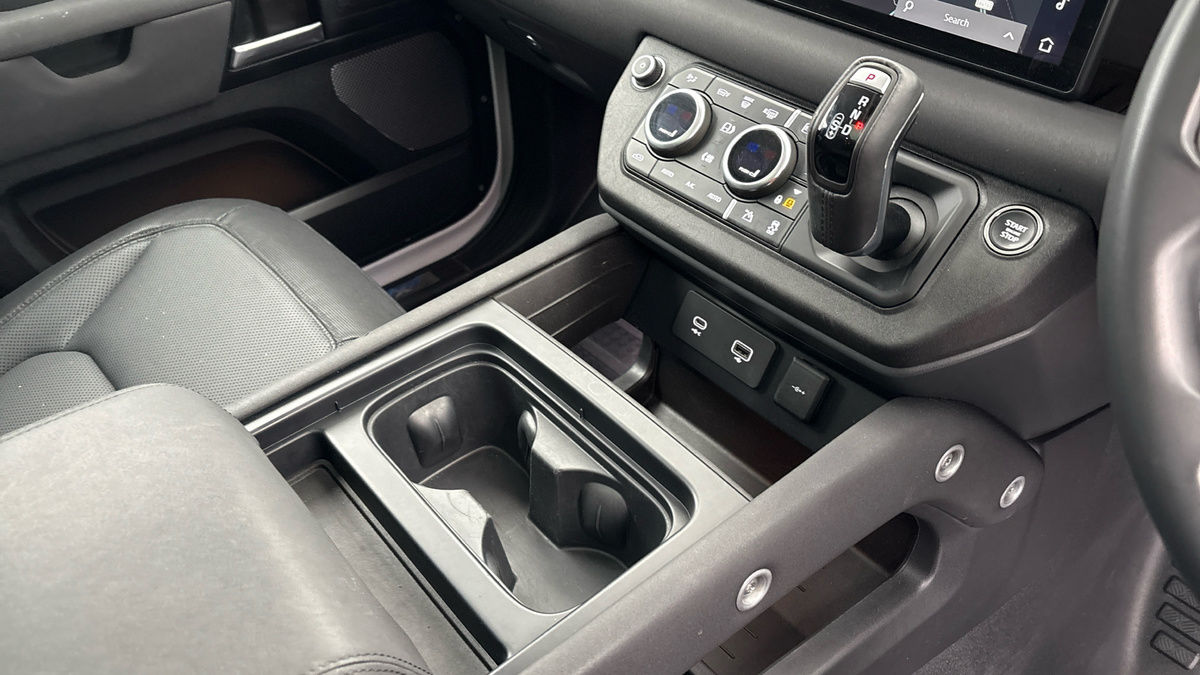 Used Land Rover Defender 110 2023 for sale - 76280767: Photo 18