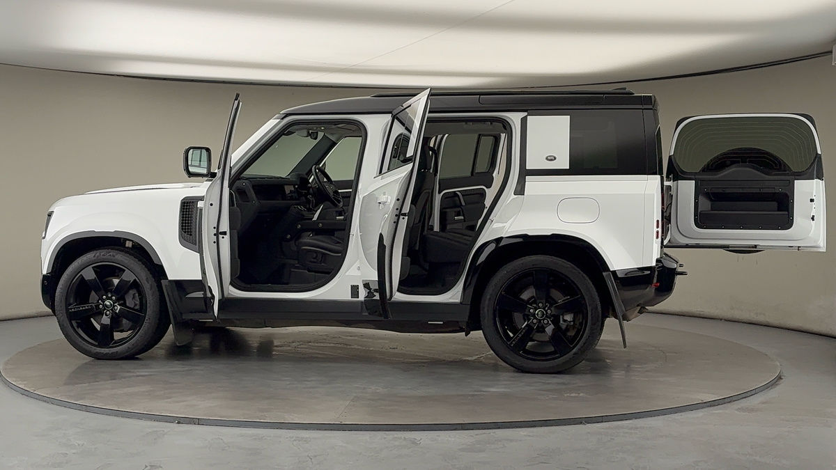 Used Land Rover Defender 110 2023 for sale - 76280767: Photo 46