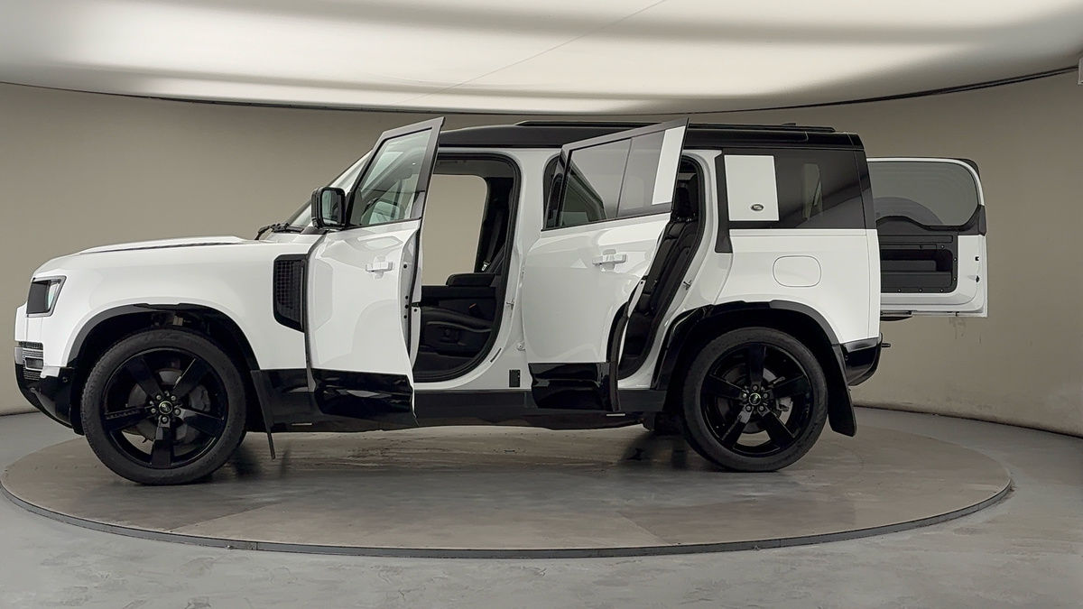 Used Land Rover Defender 110 2023 for sale - 76280767: Photo 47