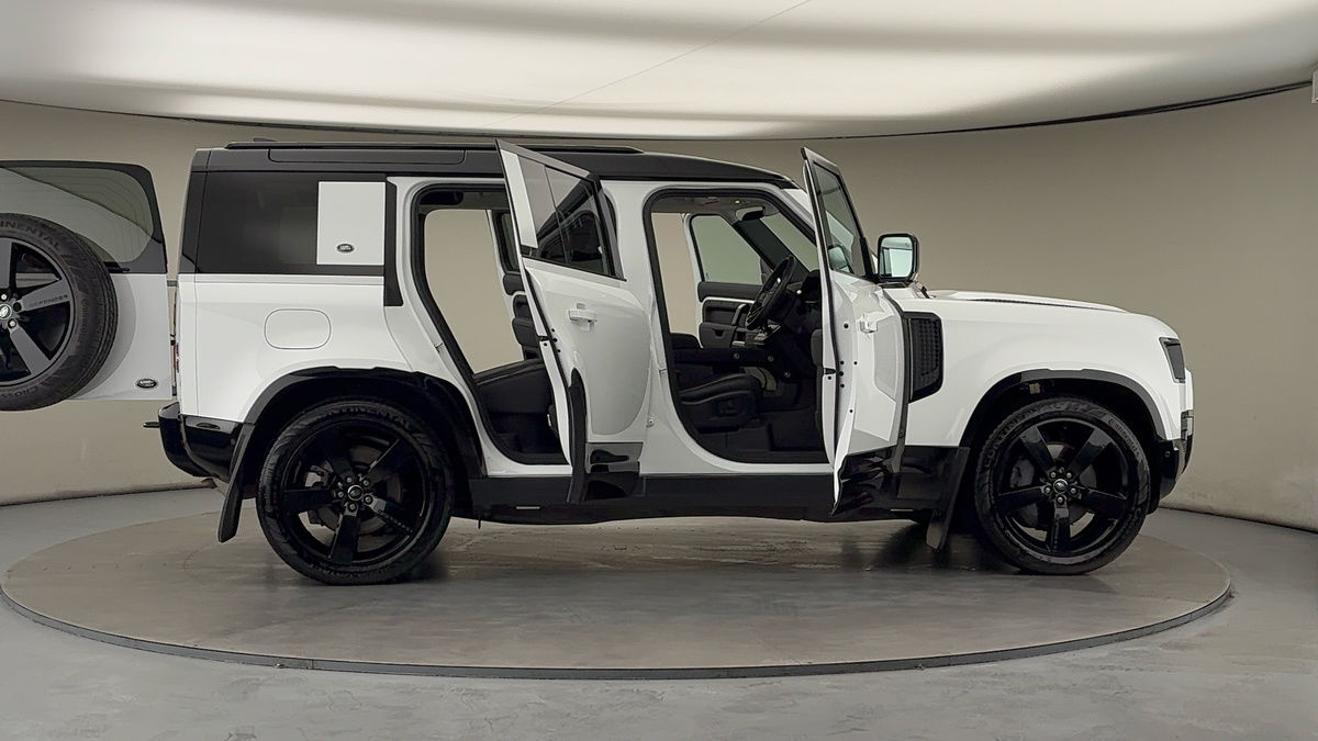 Used Land Rover Defender 110 2023 for sale - 76280767: Photo 56