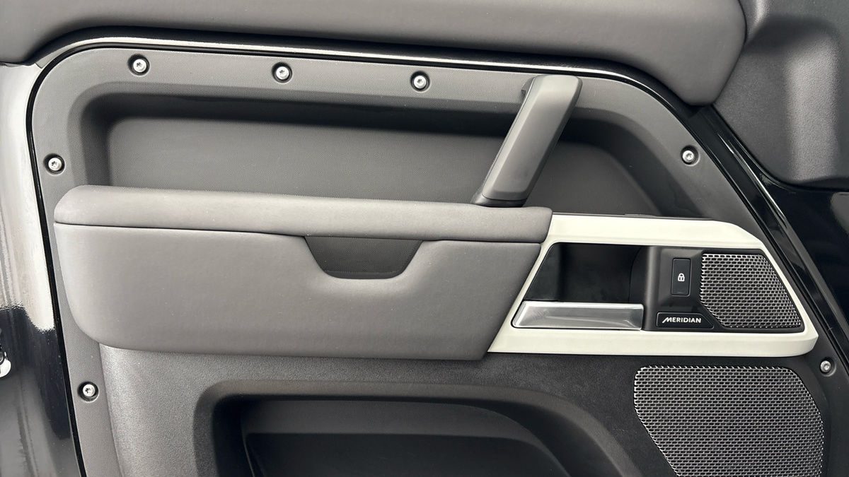 Used Land Rover Defender 110 2023 for sale - 76962982: Photo 19