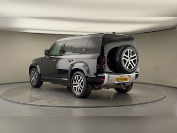 Used Land Rover Defender 110 2023 for sale - 76962982: Photo