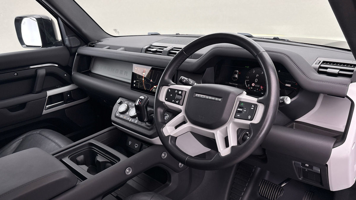 Used Land Rover Defender 110 2023 for sale - 76962982: Photo 5