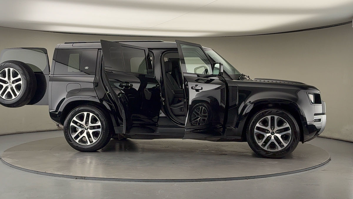 Used Land Rover Defender 110 2023 for sale - 76962982: Photo 56