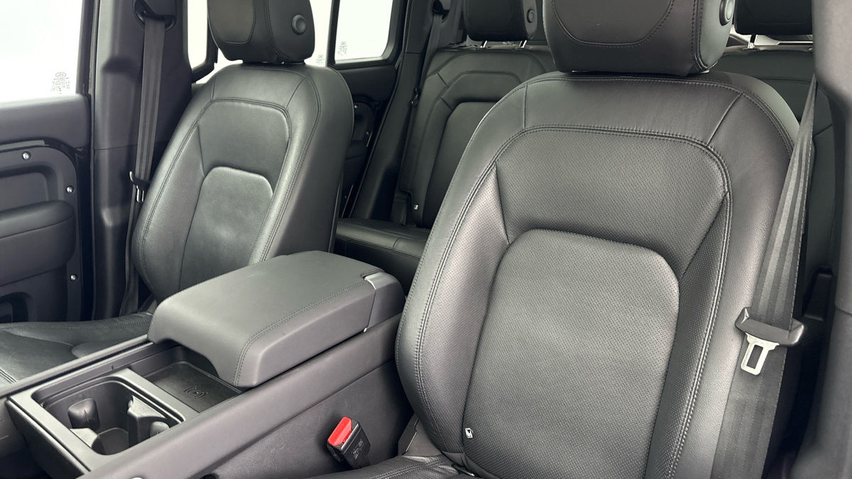 Used Land Rover Defender 110 2023 for sale - 76962982: Photo 7
