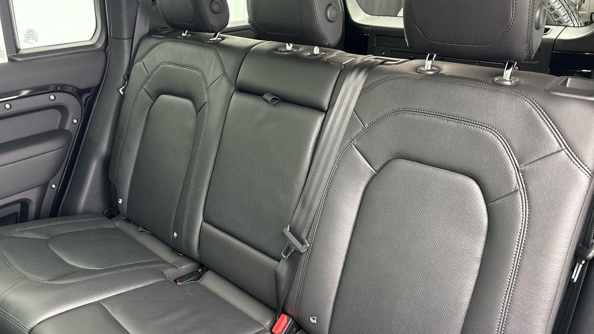 Used Land Rover Defender 110 2023 for sale - 76962982: Photo 8