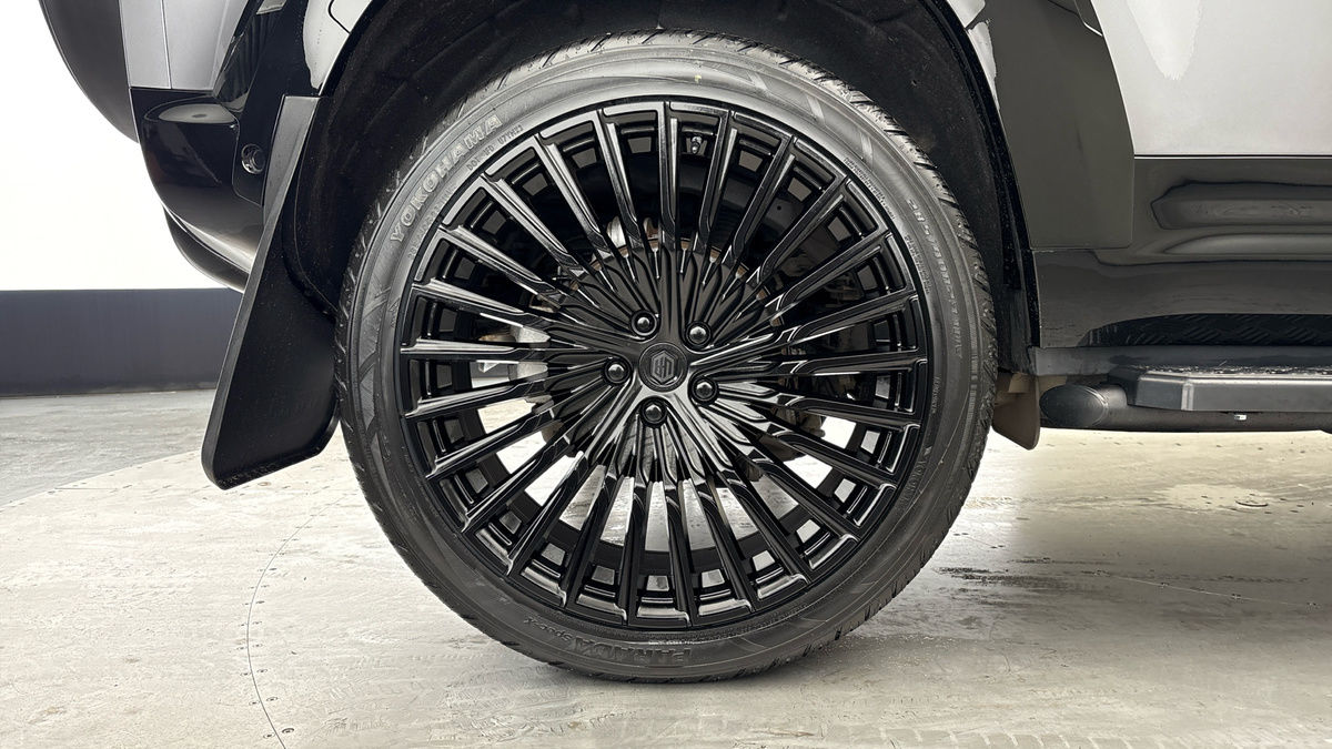 Used Land Rover Defender 110 2024 for sale - 75937818: Photo 10