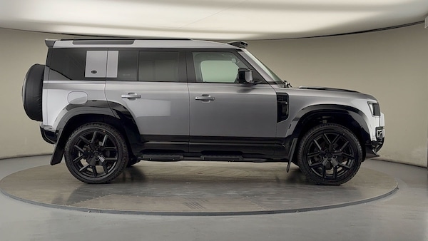 Used Land Rover Defender 110 2024 for sale - 75937818: Photo 16