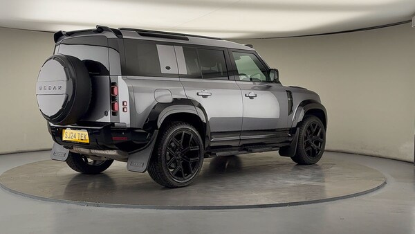 Used Land Rover Defender 110 2024 for sale - 75937818: Photo 21