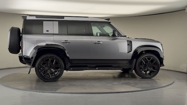 Used Land Rover Defender 110 2024 for sale - 75937818: Photo 41