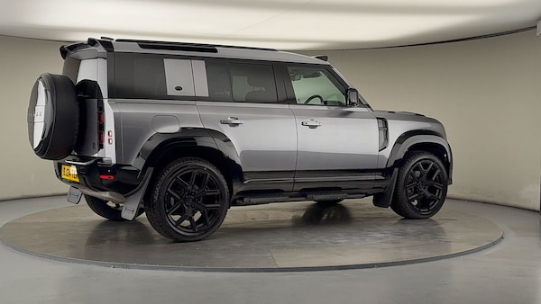 Used Land Rover Defender 110 2024 for sale - 75937818: Photo 42
