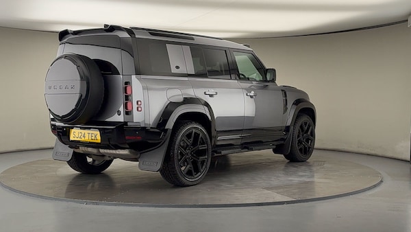 Used Land Rover Defender 110 2024 for sale - 75937818: Photo 43