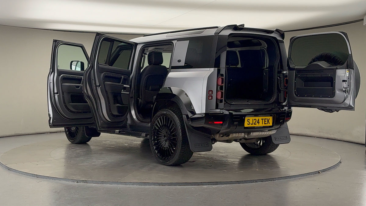 Used Land Rover Defender 110 2024 for sale - 75937818: Photo 48