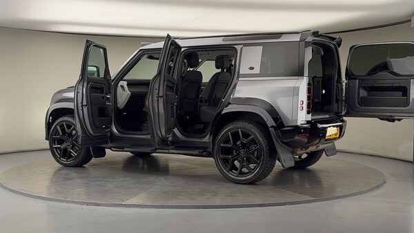 Used Land Rover Defender 110 2024 for sale - 75937818: Photo 49