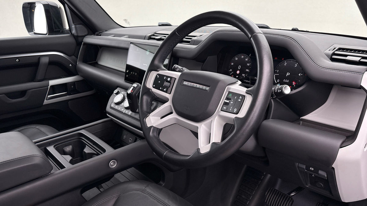Used Land Rover Defender 110 2024 for sale - 75937818: Photo 5
