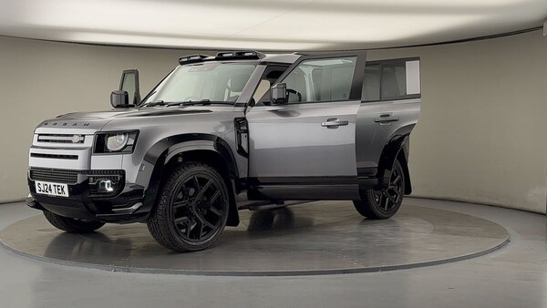 Used Land Rover Defender 110 2024 for sale - 75937818: Photo 53
