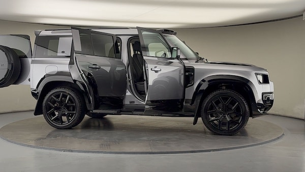 Used Land Rover Defender 110 2024 for sale - 75937818: Photo 59