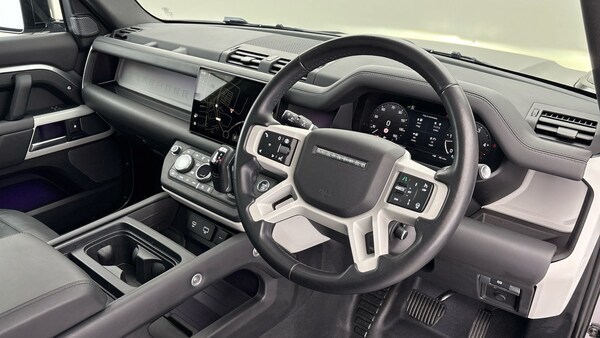 Used Land Rover Defender 110 2024 for sale - 75937818: Photo 5