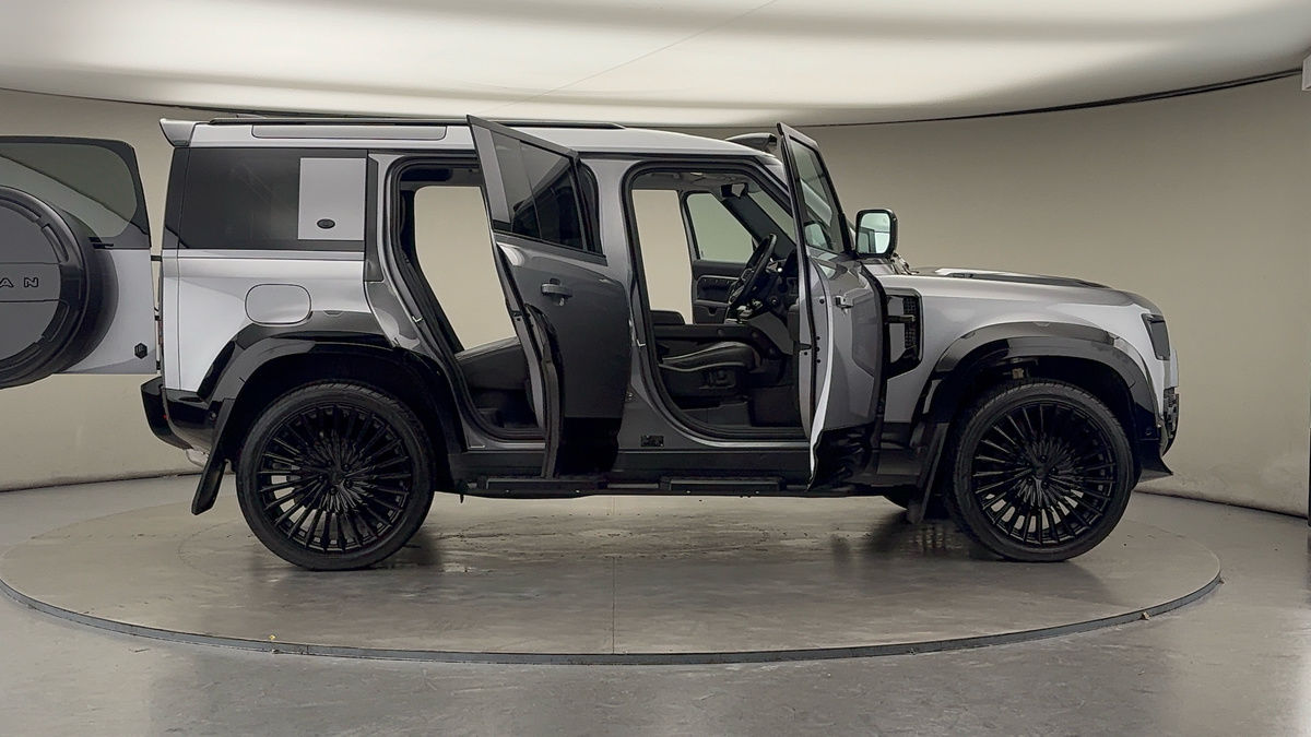 Used Land Rover Defender 110 2024 for sale - 75937818: Photo 61