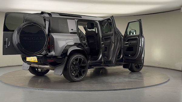 Used Land Rover Defender 110 2024 for sale - 75937818: Photo 62