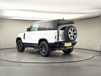 Used Land Rover Defender 90 2024 for sale - 78331521: Photo