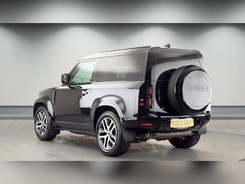 Used Land Rover Defender 90 2023 for sale - 78316240: Photo