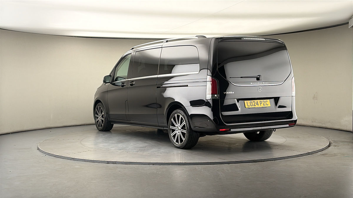 Used Mercedes-Benz V-Class 2024 for sale - 78213250: Photo 2