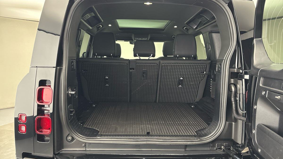 Used Land Rover Defender 110 2025 for sale - 76010593: Photo 11